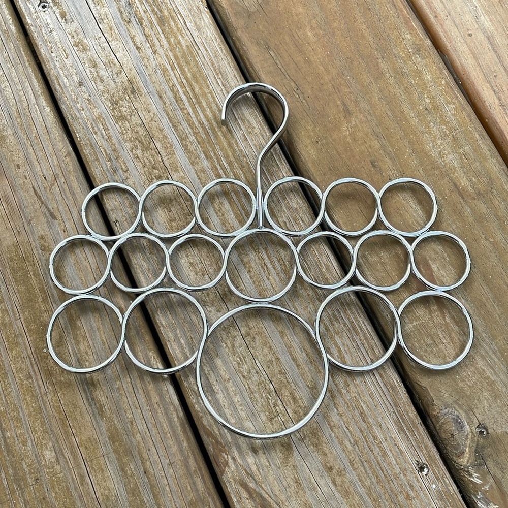 Scarf holder 18 Loops